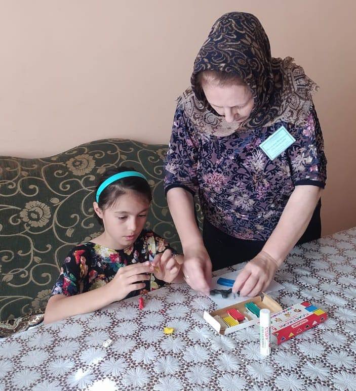 Будни специалиста отдела детей и семей с детьми Магомедовой Н. А. Оказание услуг подопечным: организация помощи в получении образования,оказание помощи в получении юрид.услуг, организация досуга