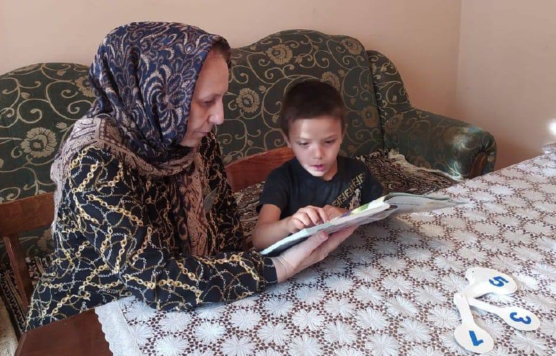 Будни специалиста отдела детей и семей с детьми Магомедовой Н. А. Оказание услуг подопечным: организация помощи в получении образования,оказание помощи в получении юрид.услуг, организация досуга
