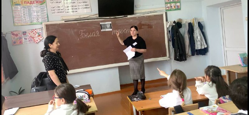 Социальные Педагоги Бибулатова М и Алишихова Р в СОШ 1 , провели мероприятие посвящённое ко дню „ Белой трости», в а также раздали буклеты учащимся школы.