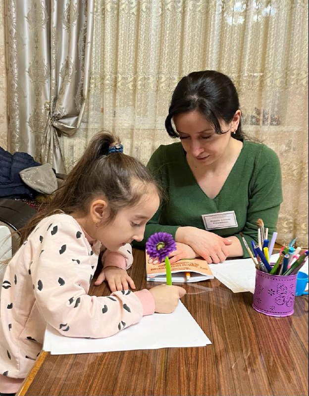 Психолог Мутаева А. И. провела со своей подопечной коррекционно-развивающие занятия познавательных процессов.