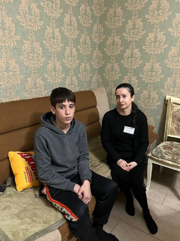 Социальный педагог Муртазалиева Р. и психолог Мутаева А. посетили подопечного и оказали педагогическую и психологическую помощь .