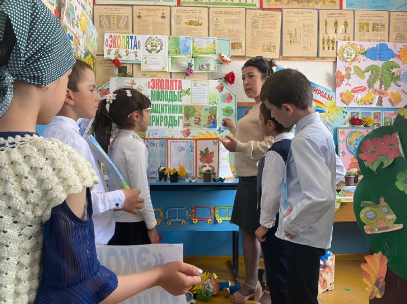 Специалист по работе с семьей и детьми ГБУ РД КЦСОН в МО «Муртазалиева А.И. провела экоурок "Эколята-молодые защитники природы"