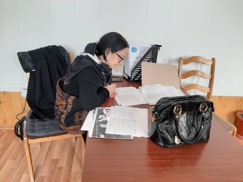 Будни специалистов по работе с семьей и детьми. Работа с документацией.