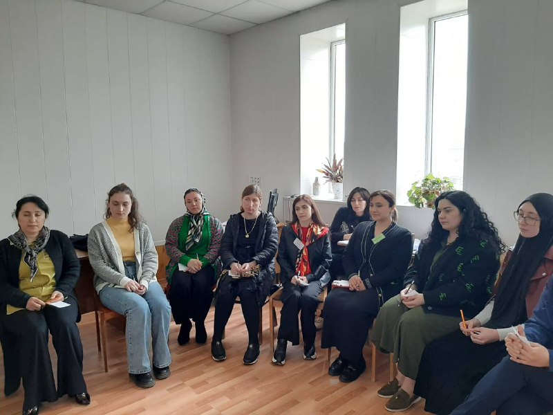 Психолог Мутаева А. провела для работников Центра тренинг-занятие по преодолению и профилактике синдрома профессионального выгорания.