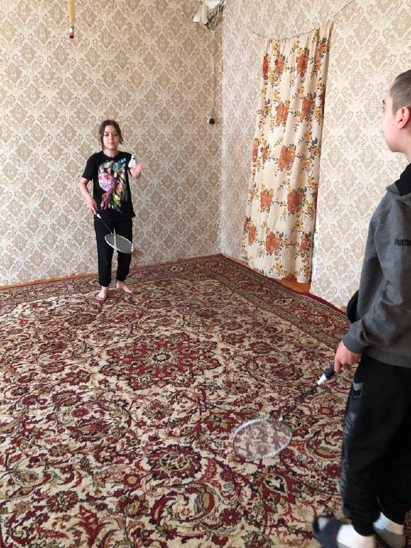 Инструктор ЛФК Ибрагимова Хадижат и специалист по социальной работе Алиева М. Отделения социального обслуживания на дому детей и семей с детьми.