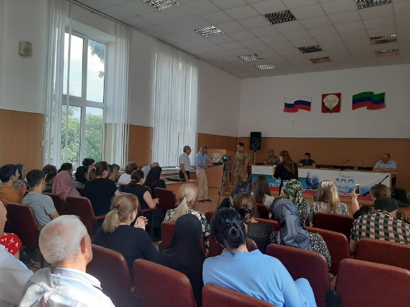 🔸 Специалисты отделения отделения семьи приняли участие в мероприятии, приуроченному Дню Государственного флага