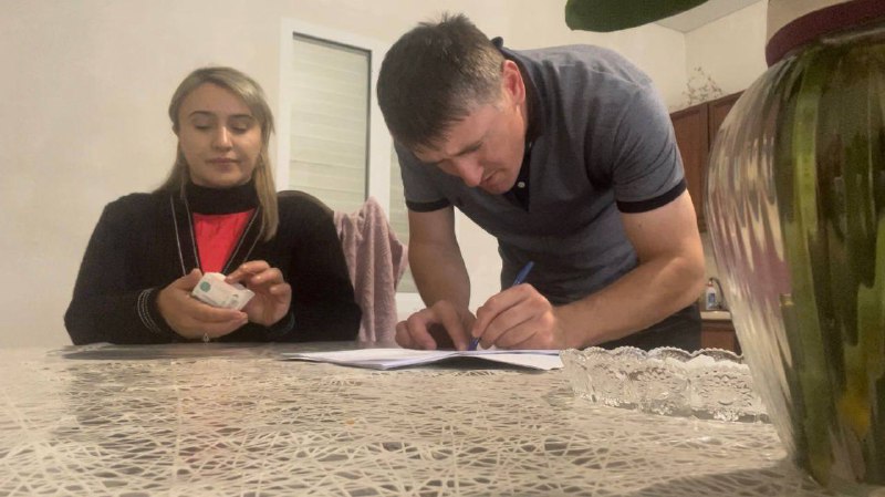 🌱Специалист по работе с семьей и детьми, Муртазалиева Раисат, посетила семью, находящуюся в трудной жизненной ситуации (ТЖС), и оказала им материальную помощь от Всероссийского общества инвалидов.