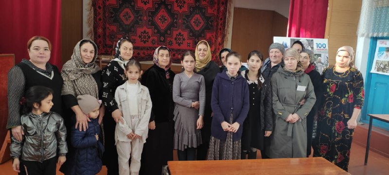 💥Специалисты по работе с семьей и детьми Джупанова Ханум, Абдуллаева Зухра и Шихшабекова Муршидат организовали и провели особое мероприятие в честь Дня матери для семей, находящихся в трудной жизненной ситуации.