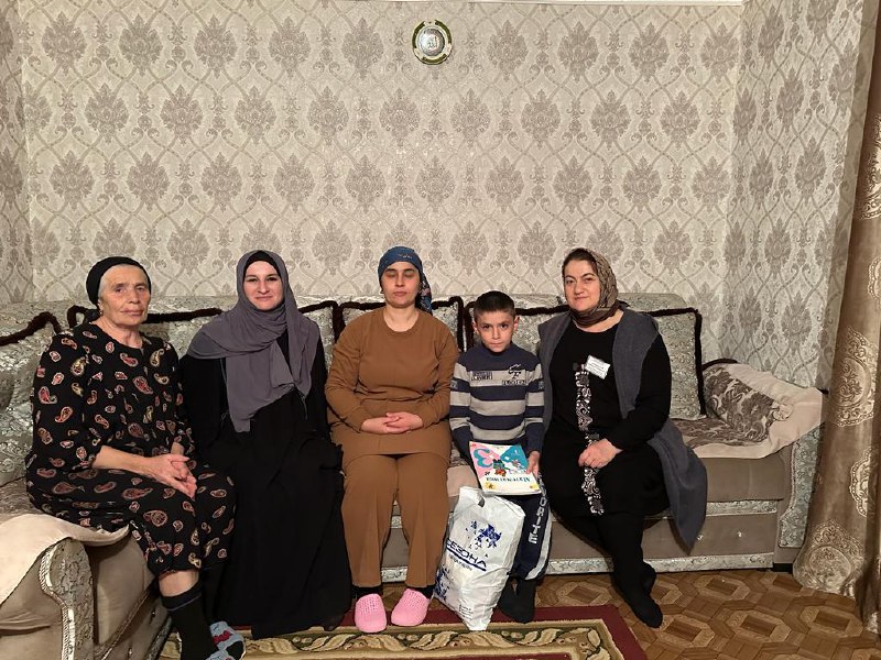 💥В рамках Дня инвалида, специалисты Центра посетили своих подопечных, чтобы поздравить их с Днём инвалидов и предоставить им необходимую материальную помощь.