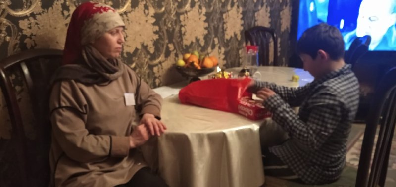 💥В рамках Дня инвалида, специалисты Центра посетили своих подопечных, чтобы поздравить их с Днём инвалидов и предоставить им необходимую материальную помощь.