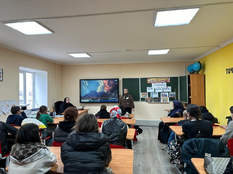 🔺Психолог Центра Шихшабекова Муршидат провела мероприятии, посвященное Дню героев отечества.