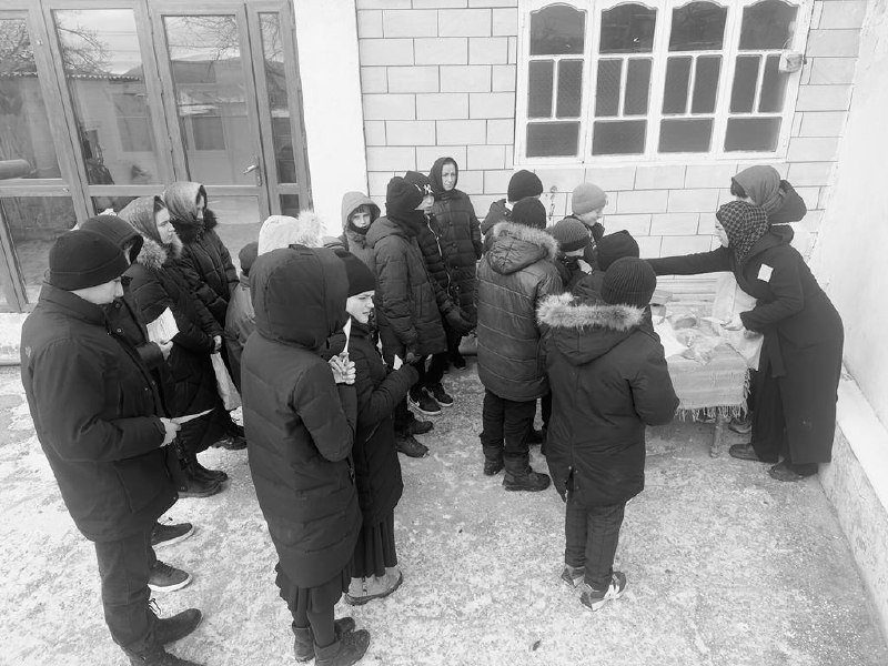 🔺Специалисты по работе с семьёй Замира Багомедова и Айгумова Эльмира провели акцию "Блокадный хлеб" приуроченную к 80-летию полного освобождения Ленинграда от фашистской блокады.