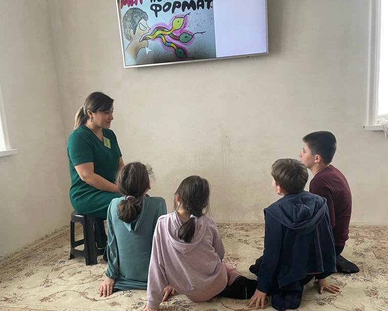 ☑️Специалист по работе с семьей и детьми, Муртазалиева Раисат, провела встречу среди своих подопечных на актуальную тему "Вред сквернословия".