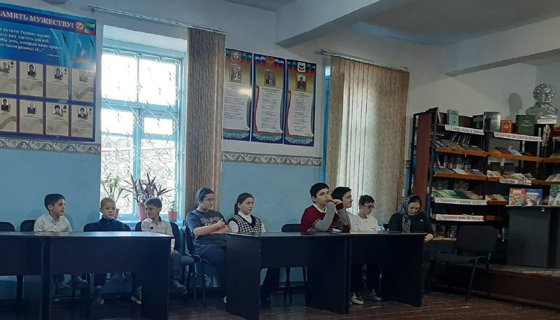 ☑️09.01.2024 г. Заведующие отдела семьи и специалисты, вместе со своими подопечными, активно участвовали в мероприятии, которое проводилось в читальном зале районной библиотеки.