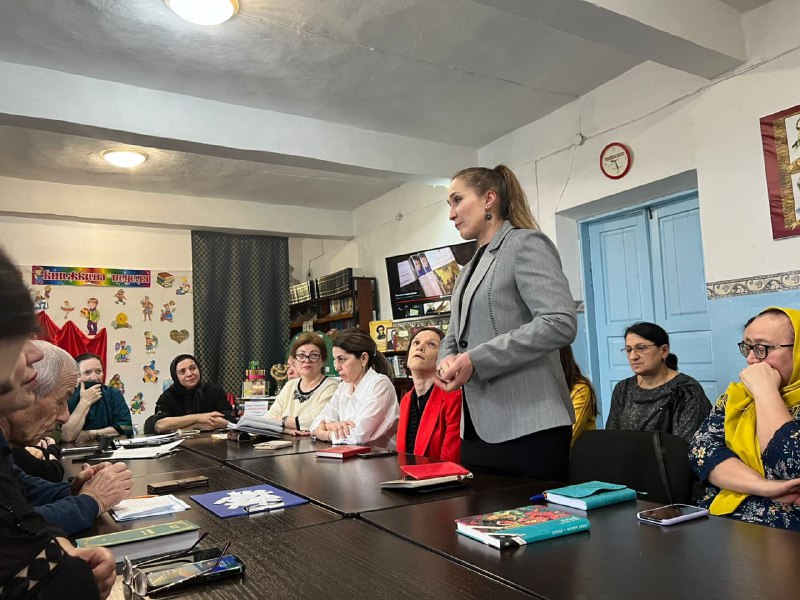 ✅ Работники отдела семьи приняли участие в мероприятии, приуроченном ко Дню всемирной поэзии, которое проходило в читальном зале районной библиотеки.
