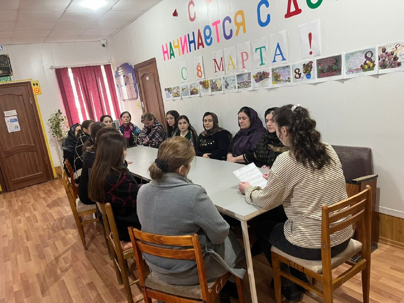 ⚠️Специалист по социальной работе Умарова Зарема провела беседу, о безопасности при террористических актах, среди работников Центра.