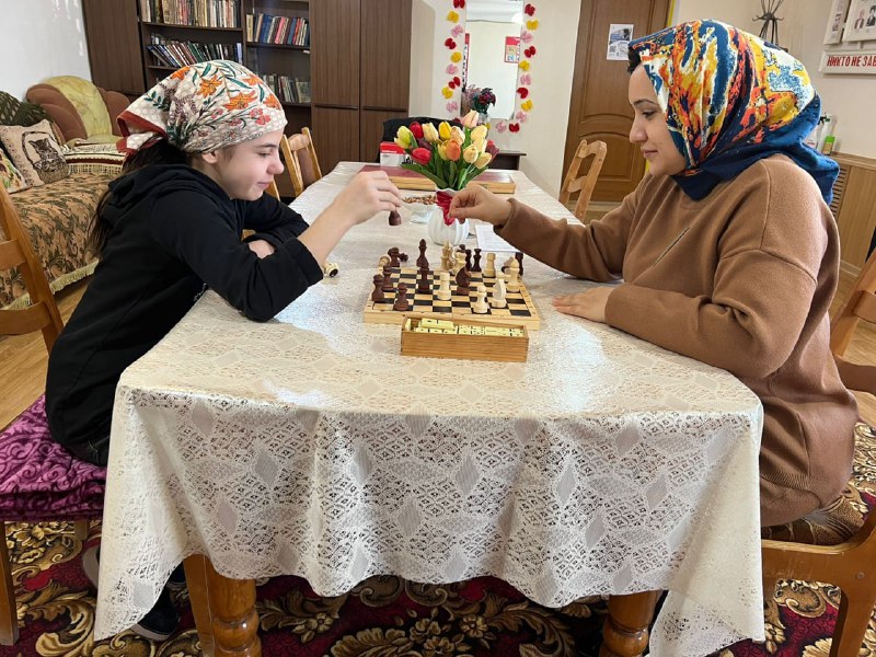 🔸Рабочие будни специалиста отдела семьи Муртазалиевой Раисат наполнены разнообразными активностями, связанными с формированием позитивных интересов у своих подопечных,помощь в получении образования.