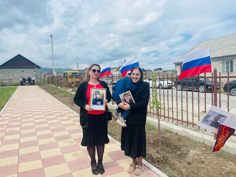 🪖💥🎗Специалист Джалилова Марзият активно приняла участие в мероприятии, посвященном Дню Победы, вместе со своими подопечными.