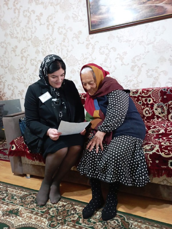 🔸Специалисты отделения социального обслуживания на дому граждан пожилого возраста и инвалидов, Алиева Раисат и Бибулатова Марьям, посетили подопечных соц работницы, проверили качество оказываемых соц. услуг