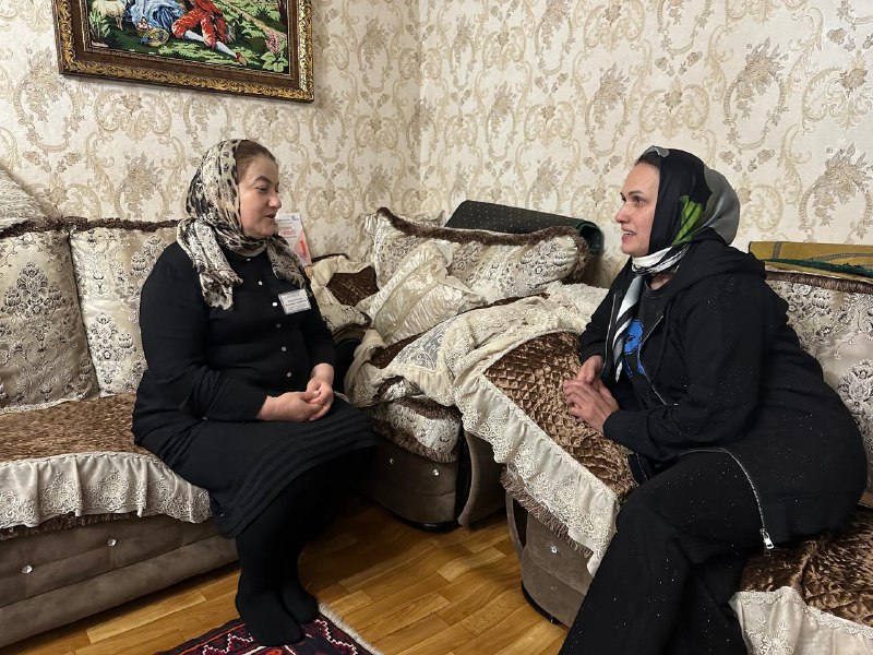 📌Психолог отделения семьи Шихшабекова Муршидат посетила семью своего подопечного Сулейманова Р. и провела психологическую консультацию.