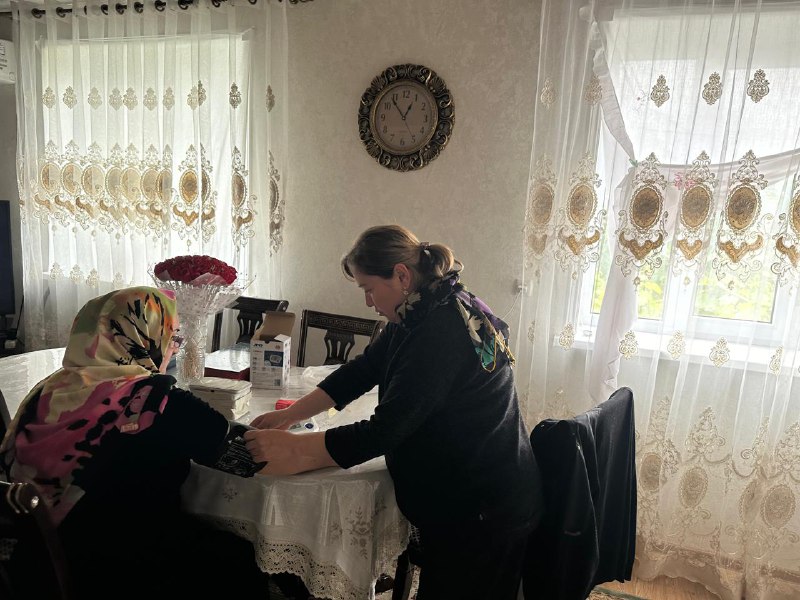 📋Рабочие будни специалиста отдела семьи, Алхасовой Мариет. Она посетила свою подопечную и осуществила систематическое наблюдение за состоянием здоровья и обеспечила лекарственными препаратами по заключению врачей.