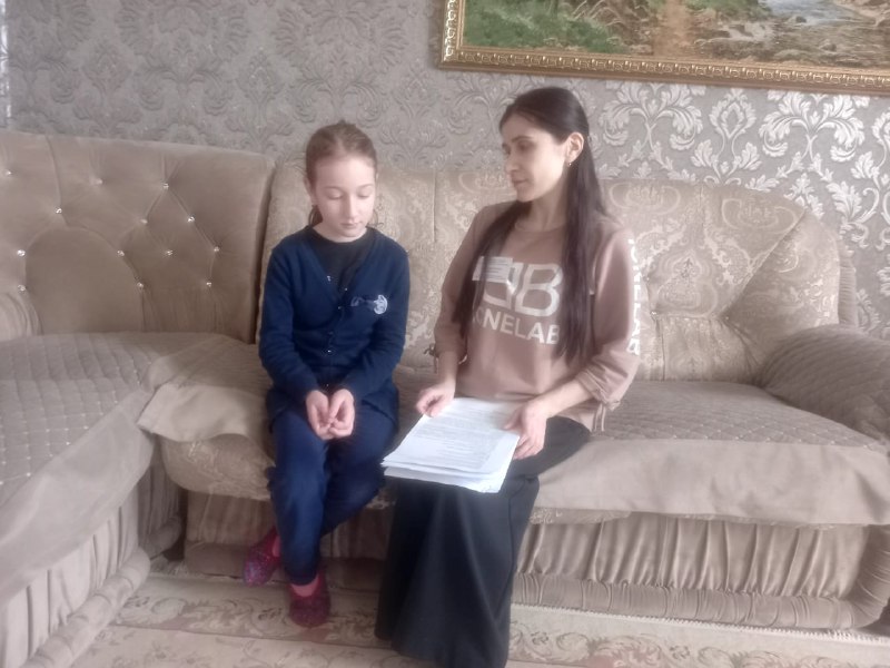 🔸В рабочие будни специалиста отдела семьи, Багомедовой Патимат входит посещение своих подопечных, оказывание педагогических услуг и организация досуга для детей.