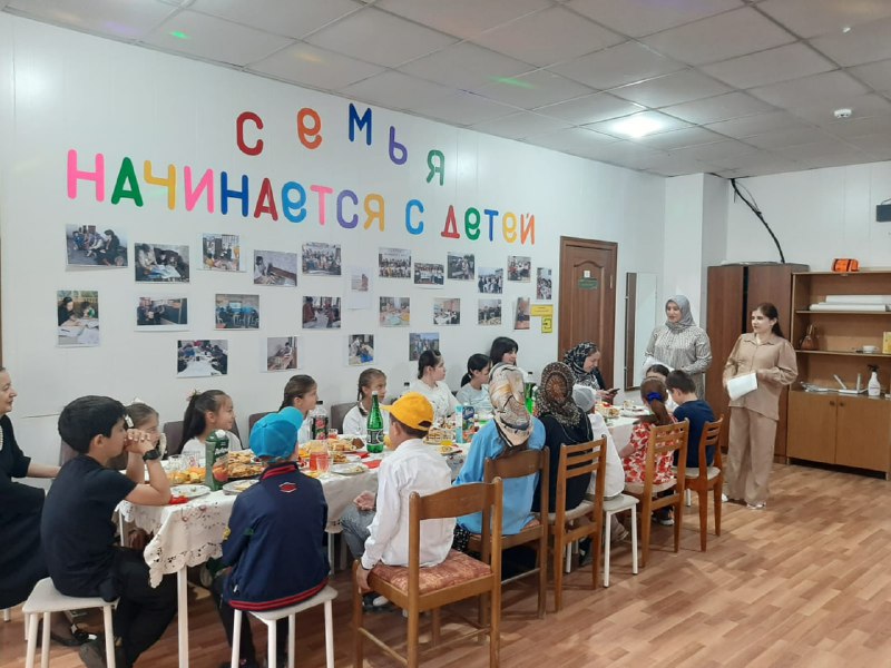 💥Специалисты отдела семьи Центра социального обслуживания провели праздничное мероприятие, приуроченное ко Всемирному Дню защиты детей.