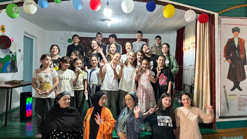 📌31 мая специалист по работе с семьей и детьми Багомедова З. и медсестра по массажу Айгумова Э. совместно с КДЦ провели мероприятие посвященное дню защиты детей.
