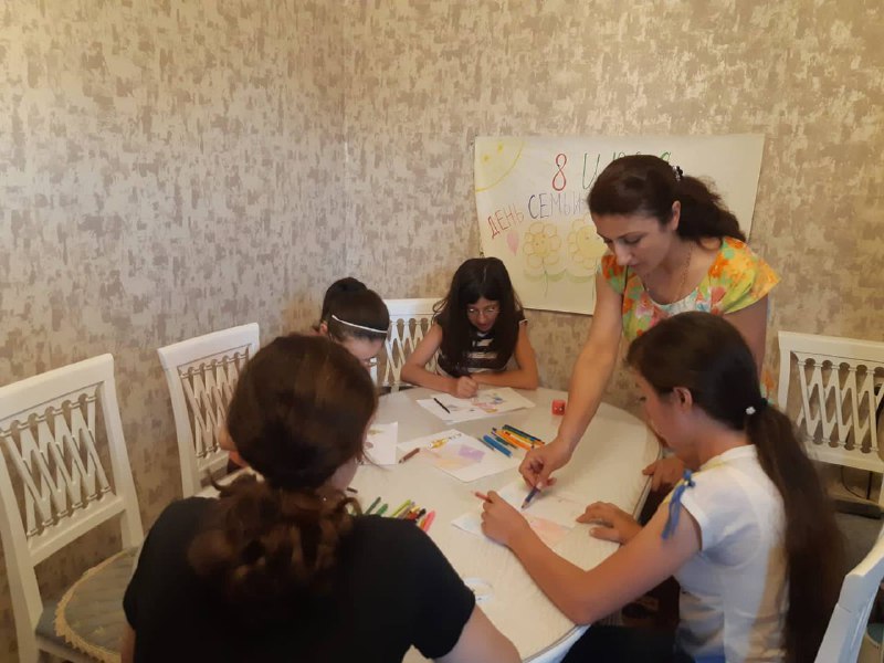 Специалист по работе с семьей и детьми ГБУ РД КЦСОН в МО «Сергокалинский район» провела мероприятие, посвящённое Дню семьи, любви и верности ❤