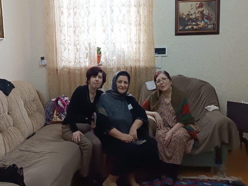 Социальные работники Центра поздравили своих подопечных с Днем инвалидов