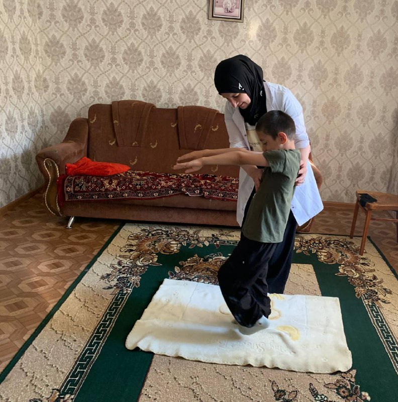 Будни инструкторе по ЛФК (Алгасанова Марина) Лечебная физическая культура – метод лечения, использующий средства физической культуры с лечебно-профилактической це- лью для восстановления здоровья и трудоспособности организма, предупреждения осложнений и п