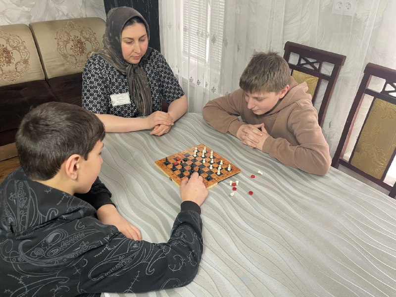 Специалист по работе с семьёй и детьми Абдуллаева Зухра. рабочие будни.