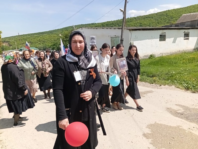 Специалисты по работе с семьёй и детьми Джупанова Ханум и Абдуллаева Зухра приняли участие в мероприятии, посвящённом Дню Победы.