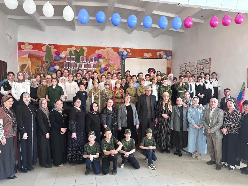 Медсестра-сиделка Магомедова Зухра и специалист по работе с семьёй Алиева Максалина присоединились к акции "Помним", приуроченной к 80-летию Великой Отечественной войны.