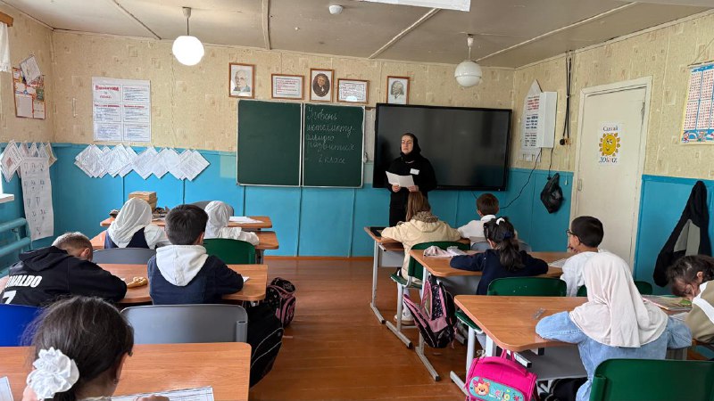 Психолог отделения Шихшабекова Мурщидат провела тестирование для определения уровня интеллектуального развития с учениками 2 класса.