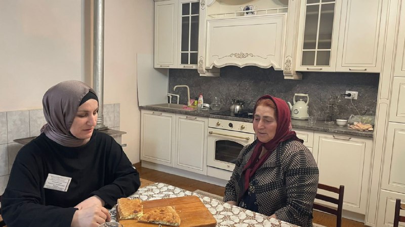 Специалисты отделения семьи посетили родителей участников СВО и оказали срочную психологическую услугу.