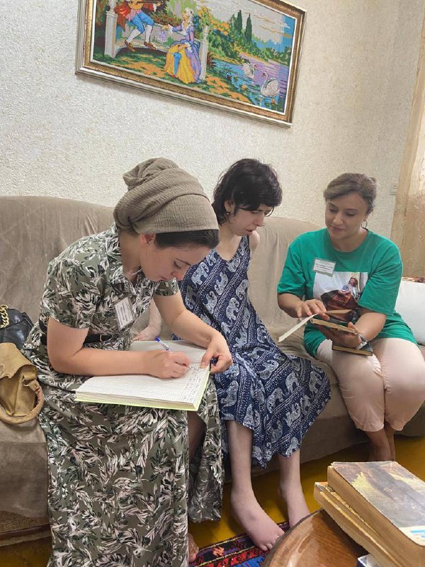 В рамках функционирующей инновационной технологии Активное долголетие, в дневном отделении проводятся еженедельные мероприятия по фитотерапии с получателями социальных услуг, совместно с сотрудниками центра.