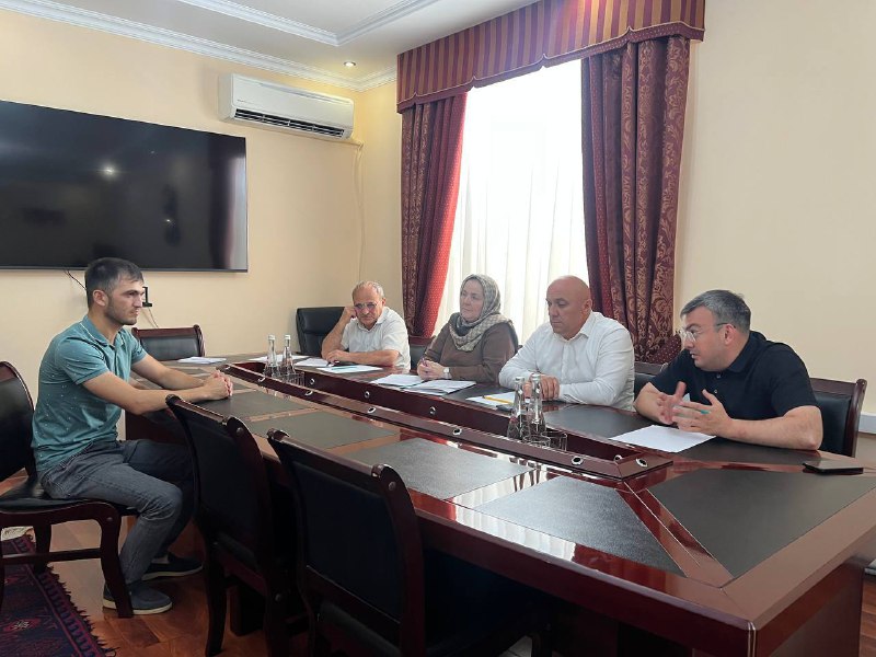 22 июля 2025 года в кабинете Главы Сергокалинского района Арсена Магомедова состоялся прием граждан, который провел Министр труда и социального развития Республики Дагестан Магомедзагид Кихасуров.