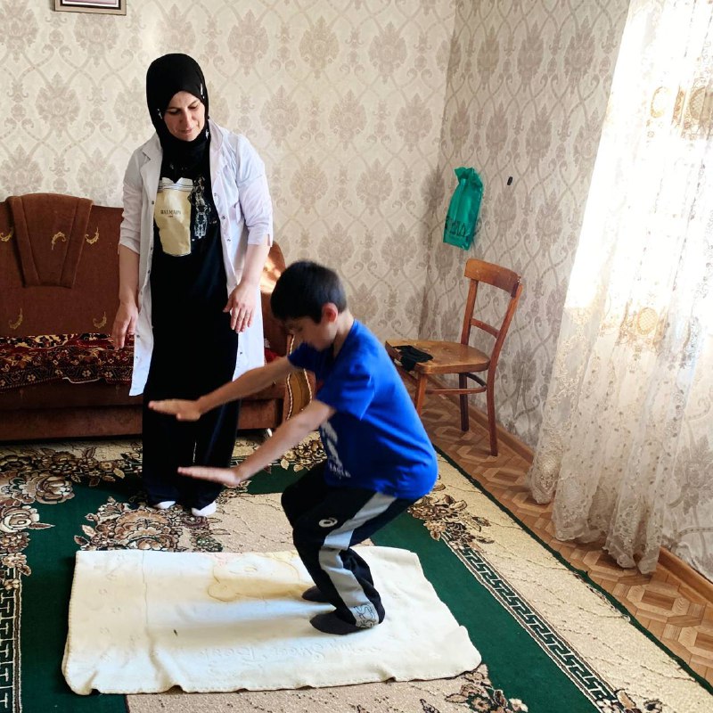 Лечéбная физи́ческая культу́ра — медицинская дисциплина, применяющая средства физической культуры с целью лечения и реабилитации больных и инвалидов, а также профилактики заболеваний. Будни..( Алгасанова Марина )