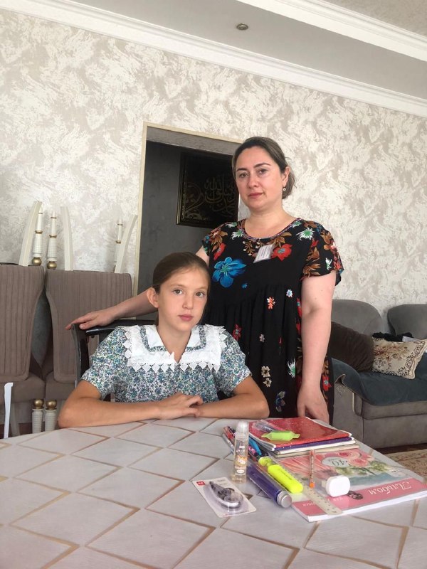 Специалисты Джалилова Марзият и Алиева Максалина приняли участие в акции "Помоги собраться в школу".