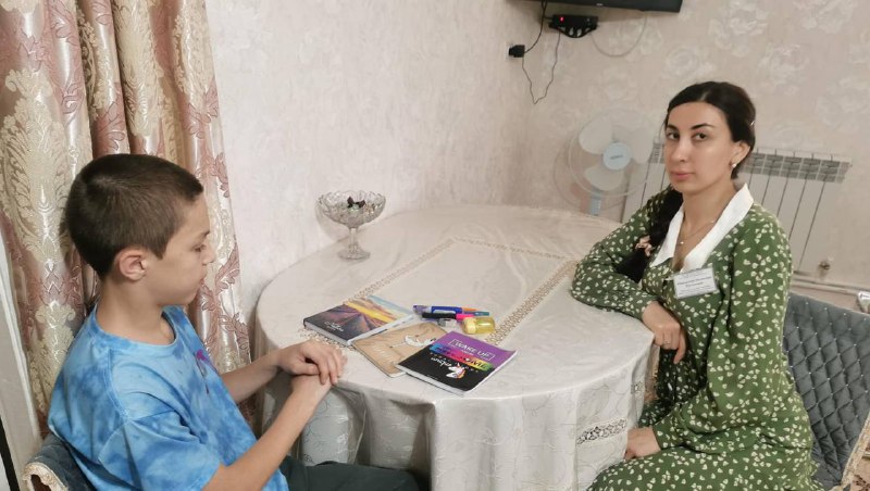 Медсестра по массажу Ибрагимова Кистаман приняла участие в акции «Помоги собраться в школу»