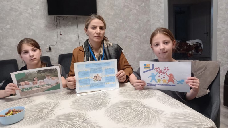 Социальный педагог отделения семьи Саидова Аксана провела беседу ко «Дню многодетной семьи»,со своими подопечными.