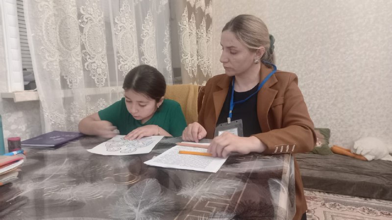 Социальный педагог Саидова Аксана провела беседу на тему "День отца", который в этом году отмечается 19 октября.