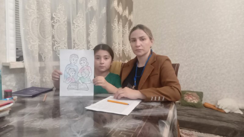 Социальный педагог Саидова Аксана провела беседу на тему "День отца", который в этом году отмечается 19 октября.