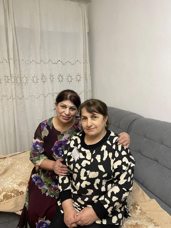 Тепло сердец в преддверии Дня Победы: работники центра поздравляют вдов ветеранов ВОВ и семьи участников СВО