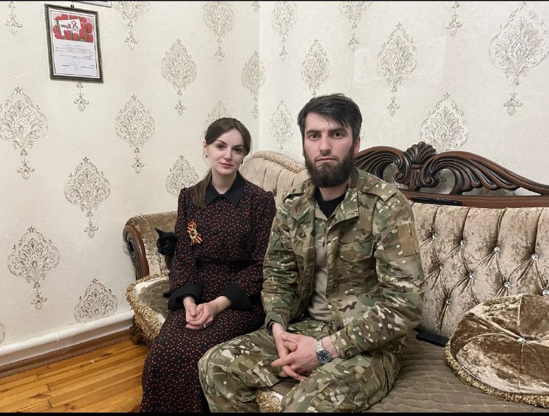 Тепло сердец в преддверии Дня Победы: работники центра поздравляют вдов ветеранов ВОВ и семьи участников СВО