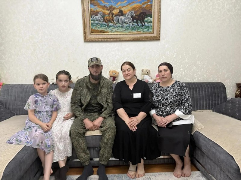 Психолог отделения Шихшабекова Муршидат посетила и казала социально-психологическую поддержку участнику СВО Алиеву М.